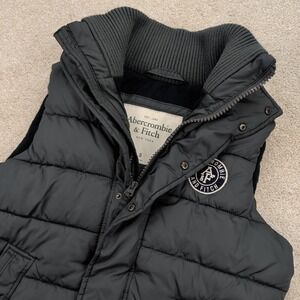 Abercrombie & Fitch Vest Mens Small Black Quilted Puffer Fleece Lined Logo